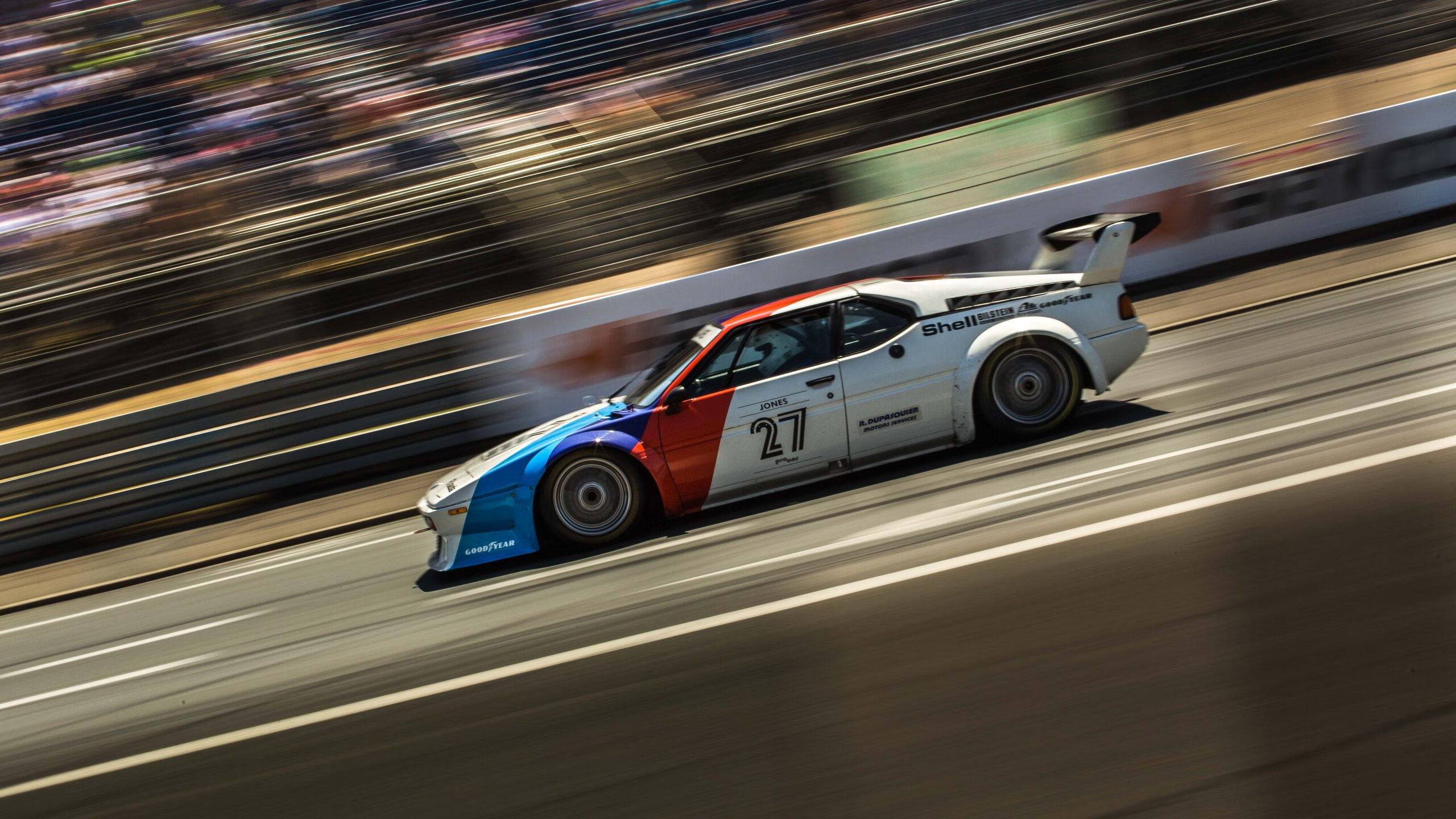 德国男子跳水选手在双人10米跳台比赛中获得银牌，德国女子双人跳水