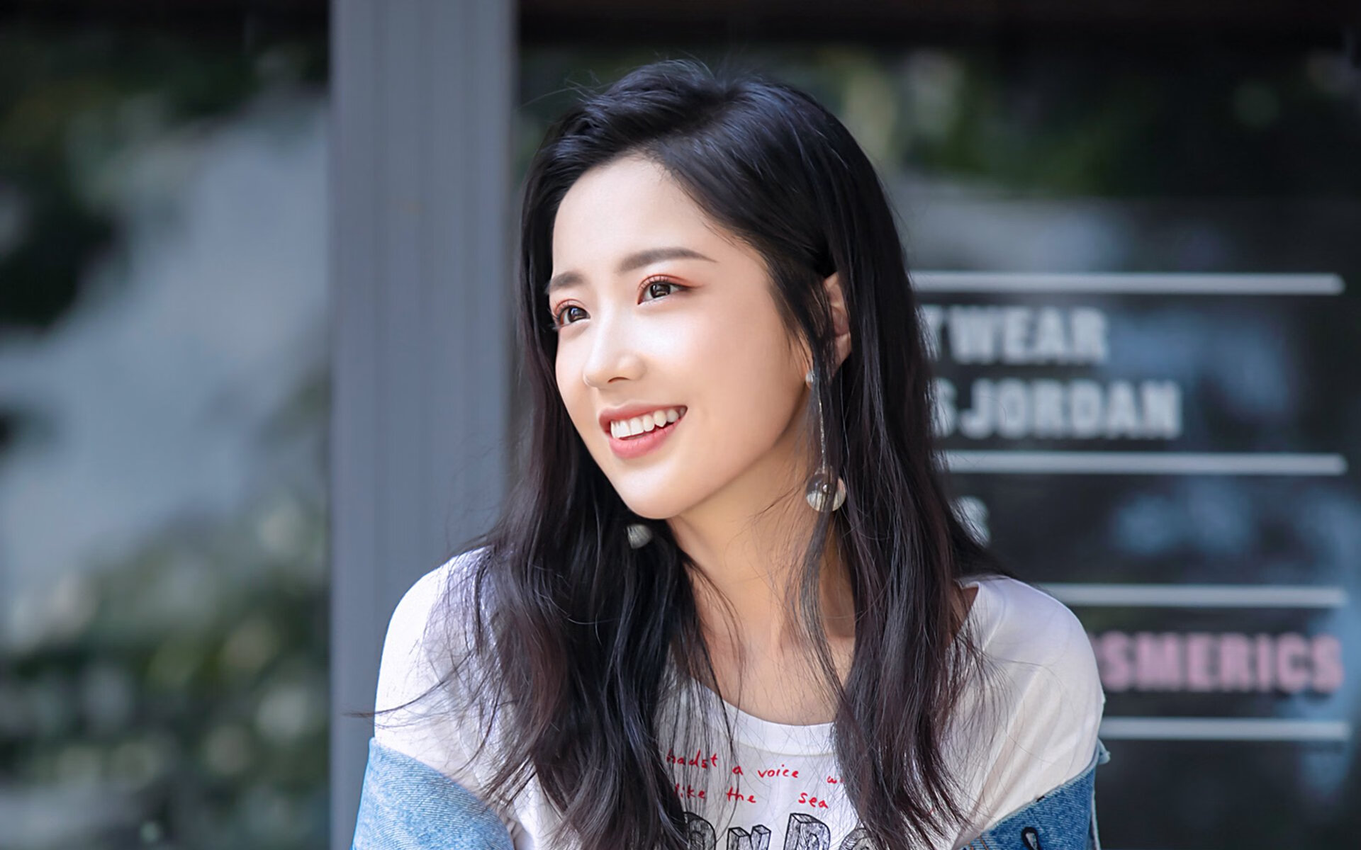 伯恩利客场逼平纽卡斯尔,英超保级形势艰难,英超伯恩利主帅