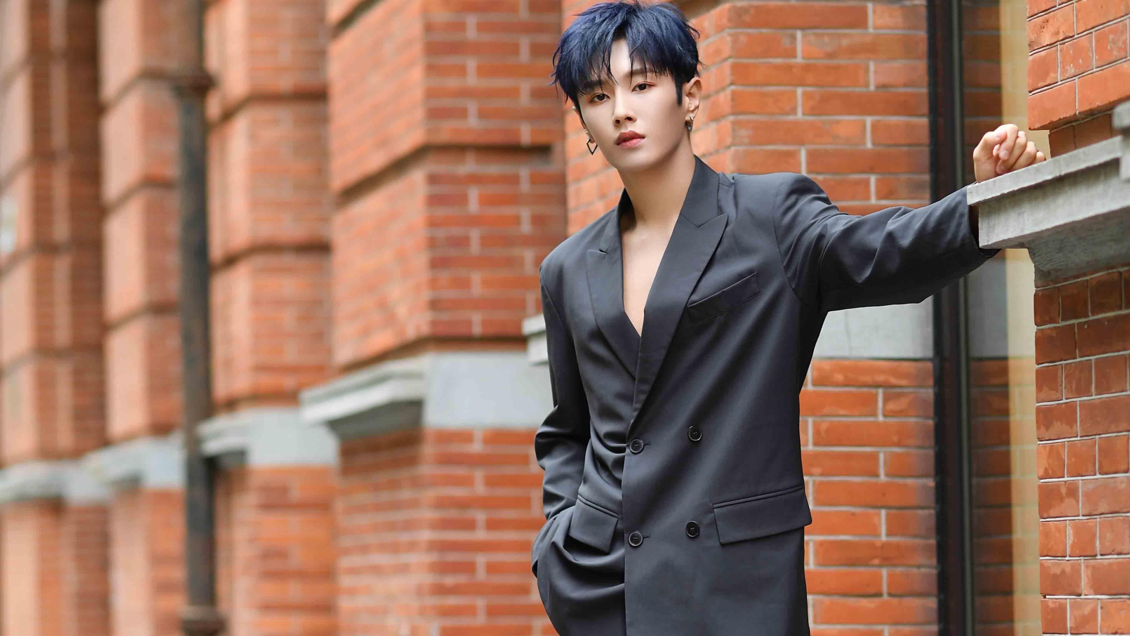 “腰旗式美式橄榄球:东部新区赛场打破传统竞技边界”