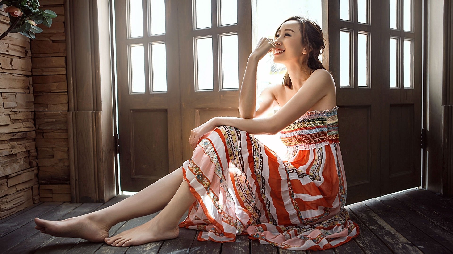 蝶泳转身效率提升助选手快速加速,蝶泳转体